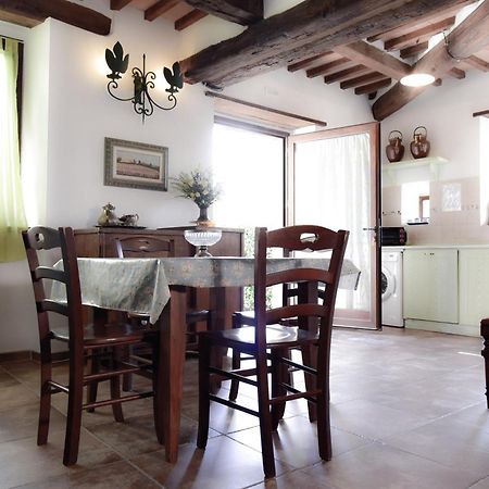 Agriturismo Castello Delle Fornaci - Private Jacuzzi أرشيدوسو المظهر الخارجي الصورة