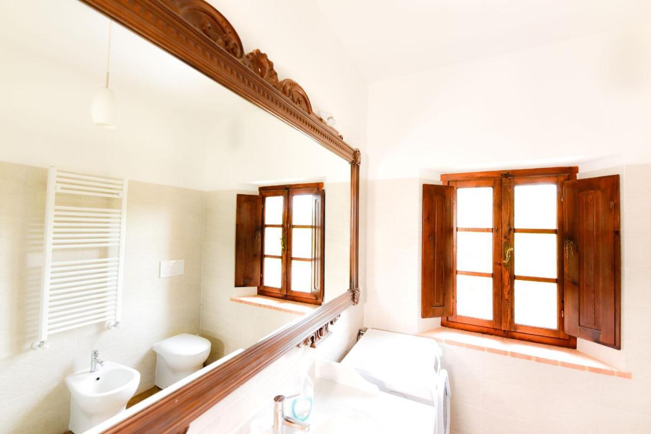 Agriturismo Castello Delle Fornaci - Private Jacuzzi أرشيدوسو المظهر الخارجي الصورة