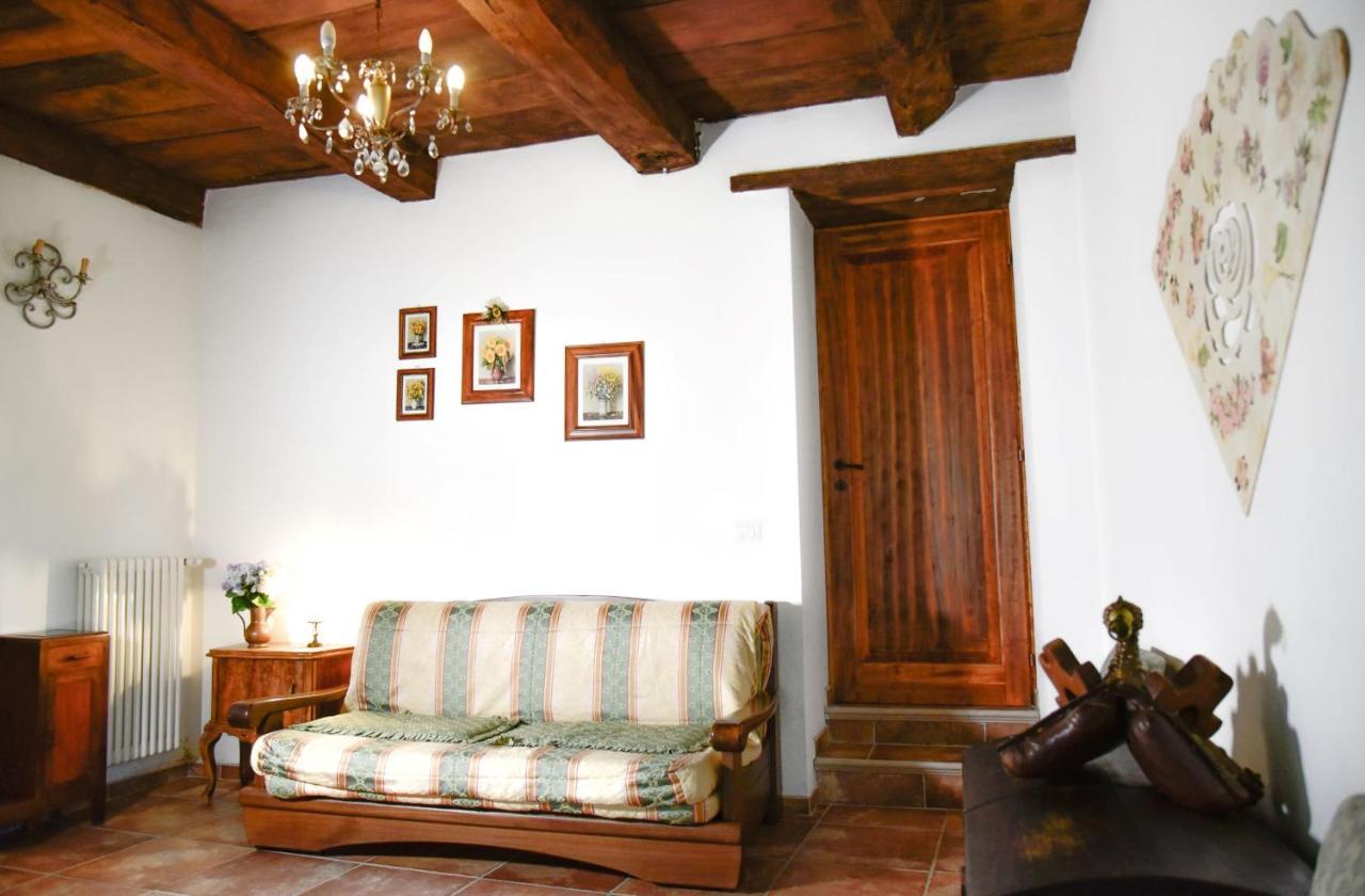 Agriturismo Castello Delle Fornaci - Private Jacuzzi أرشيدوسو المظهر الخارجي الصورة