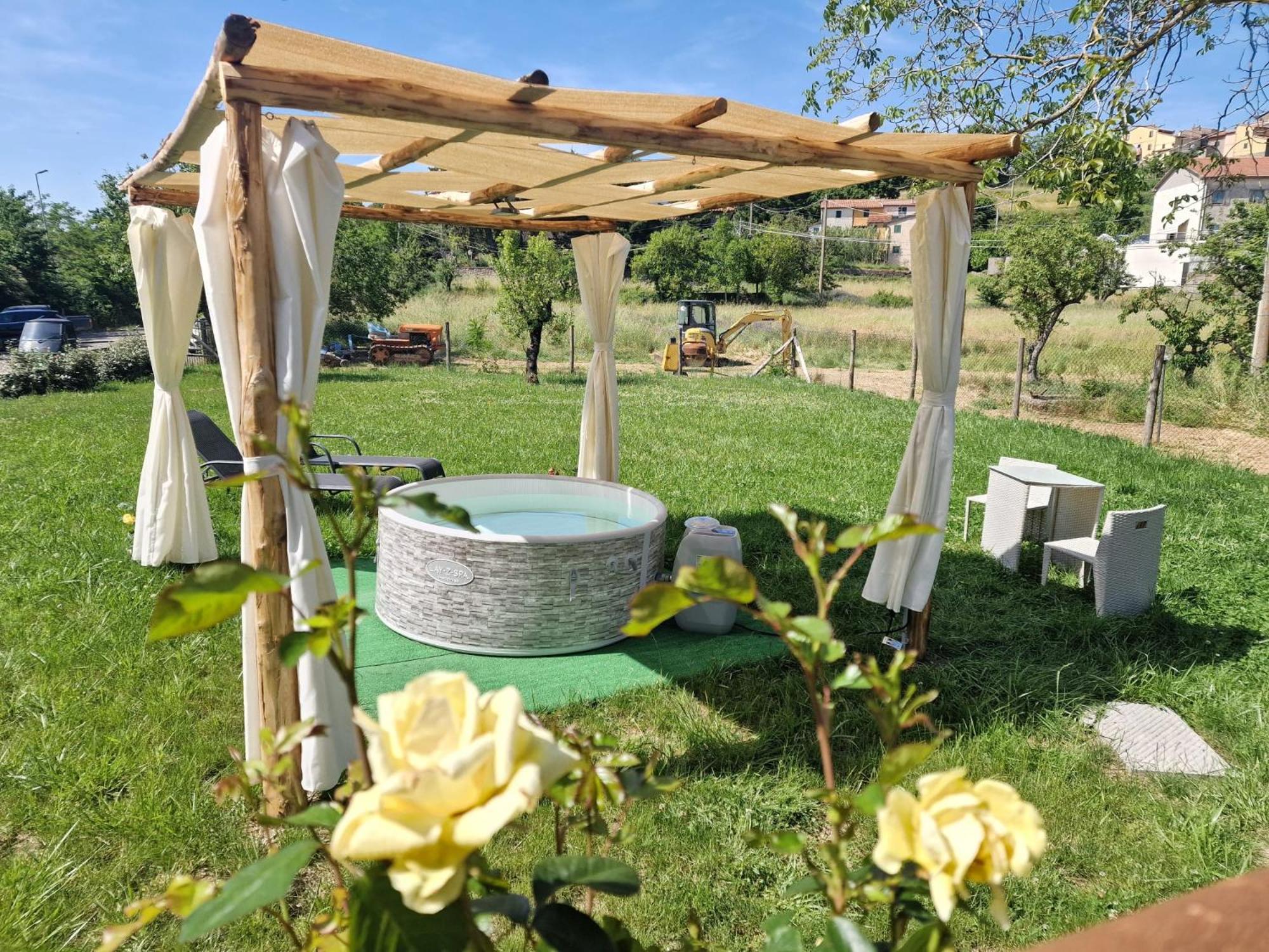 Agriturismo Castello Delle Fornaci - Private Jacuzzi أرشيدوسو المظهر الخارجي الصورة